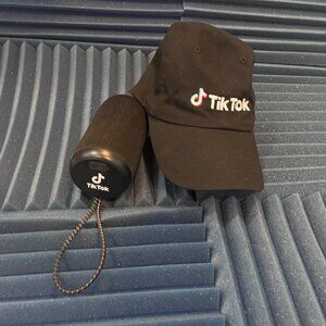 TIK TOK swag combo: USB speaker and baseball cap